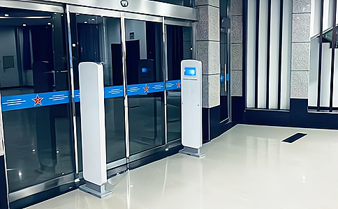 �����ˆT��λϵ�y(t��ng)RFID�x�������������������Ч���c��ȫ